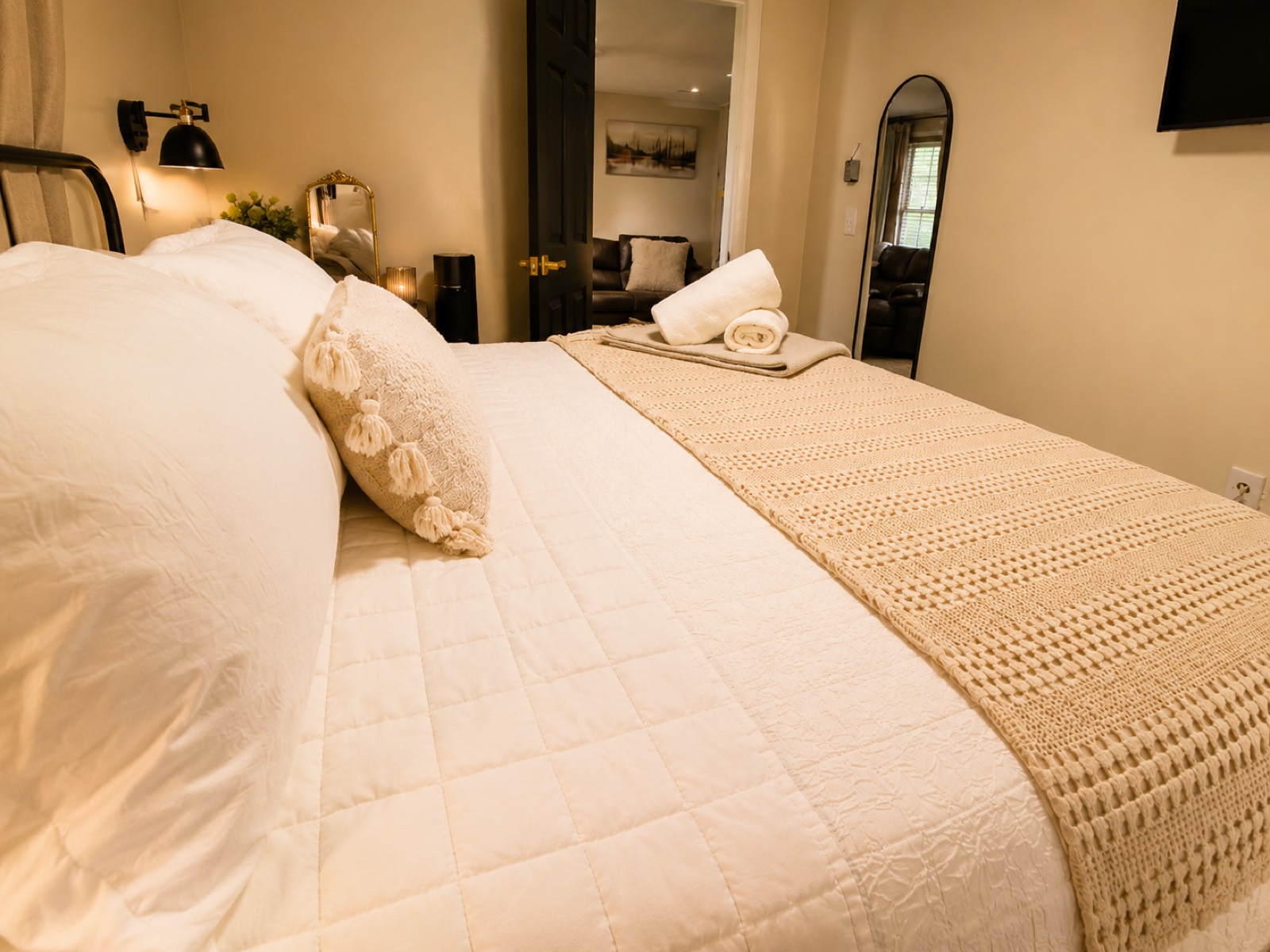 Second view of the king bedroom
